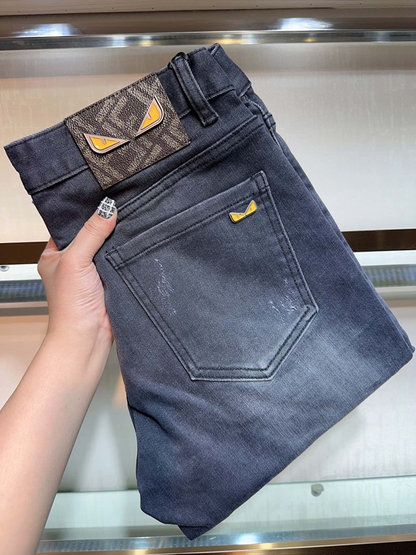 ブランドジーンズ正面デザイン